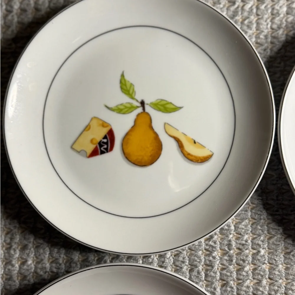 Crate&Barrel Fruit Fromage by Nancy Green Appetizer Plates